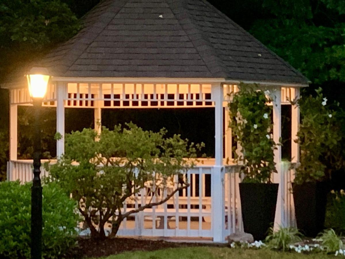 Ashley Manor Acomodação com café da manhã Barnstable Exterior foto